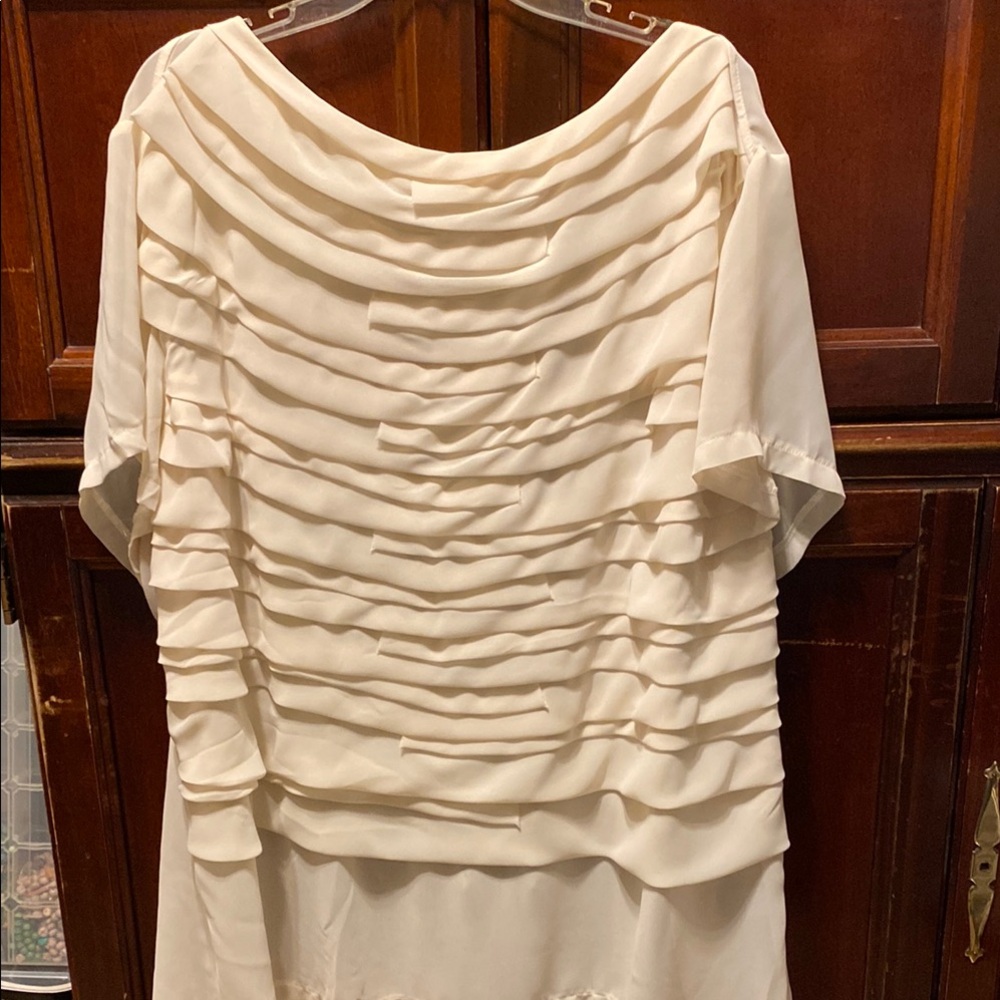 Elegant Cream Blouse with Layered Design size 30/32